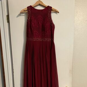 BURGUNDY LONG FORMAL DRESS